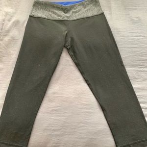 Lululemon cropped mid rise leggings size 6